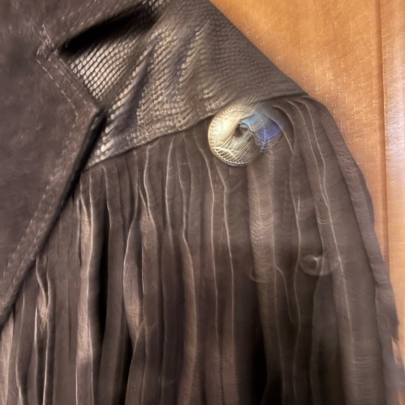80s vintage  Black Leather Fringe Jacket - Picture 3 of 7